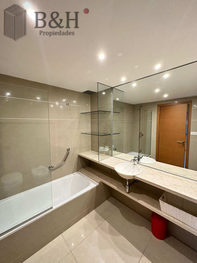 Apartamento ID.1150 - Venta Apartamento frente al mar, primera linea punta del este 