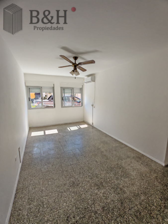 Apartamento en Centro de Maldonado - BYH7130A