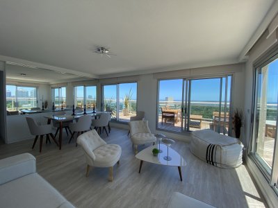 Espectacular Penthouse  todo reciclado a nuevo! Losa radiante sectorizada! 3 dorm una suite + baño complet