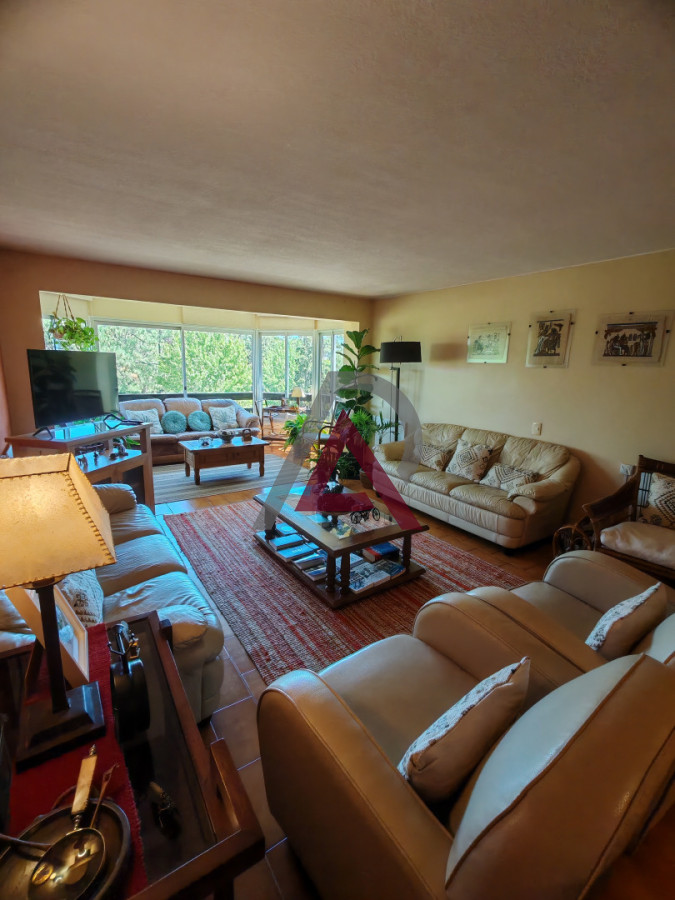 Apartamento ID.306 - VENTA APARTAMENTO 3Dorm, 3 Baños - Playa Mansa- PDE