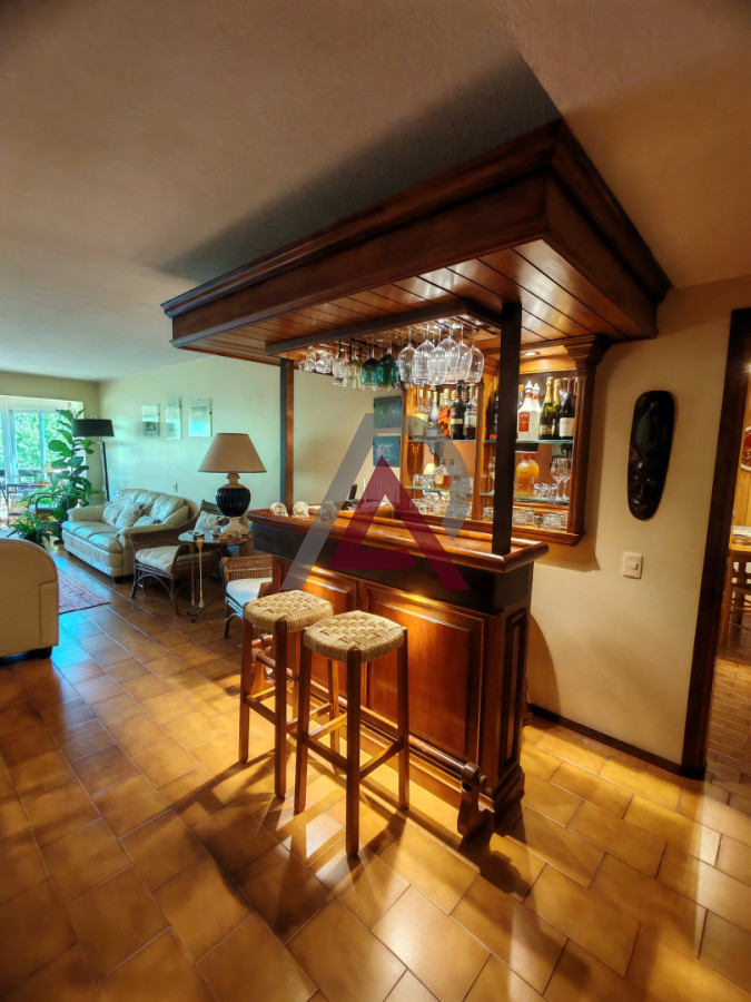 Apartamento ID.306 - VENTA APARTAMENTO 3Dorm, 3 Baños - Playa Mansa- PDE