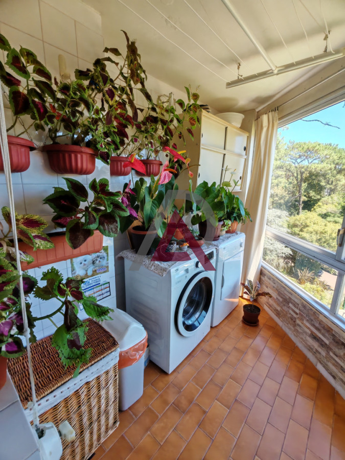 Apartamento ID.306 - VENTA APARTAMENTO 3Dorm, 3 Baños - Playa Mansa- PDE