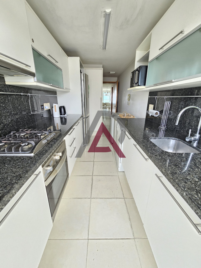 Apartamento ID.307 - VENTA APARTAMENTO 2 Dorm + Servicio + 4 Baños - PDE - Mansa