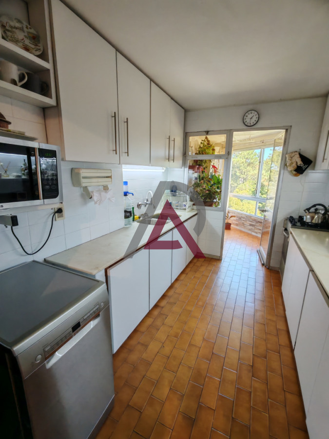 Apartamento ID.306 - VENTA APARTAMENTO 3Dorm, 3 Baños - Playa Mansa- PDE