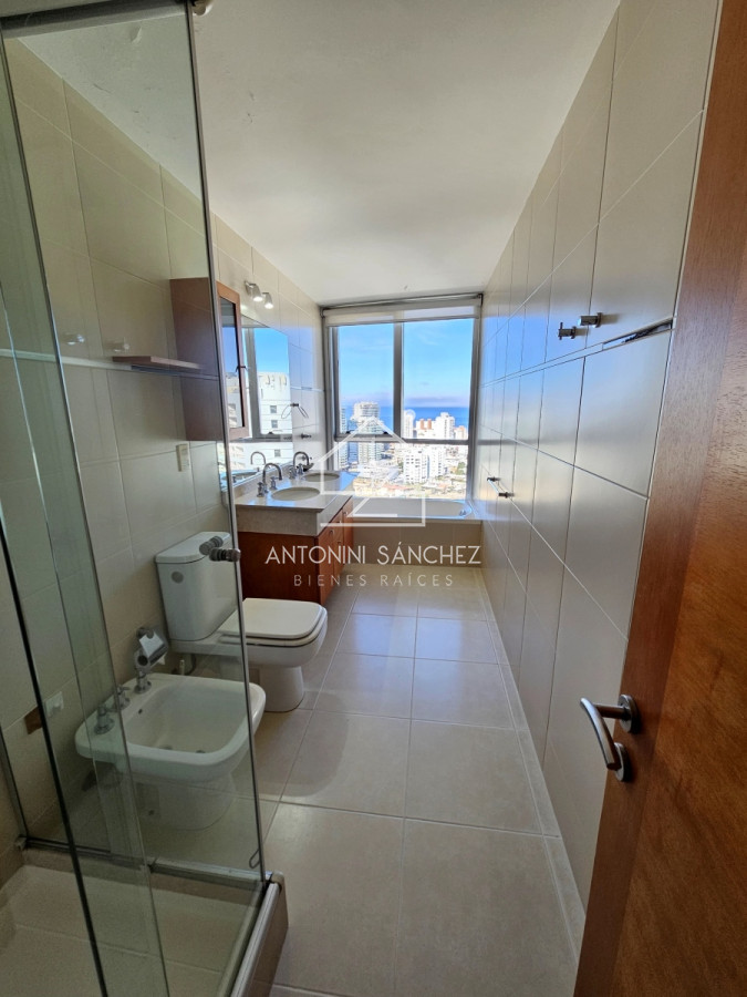 Apartamento ID.2101 - Venta apartamento 3 dormitorios Punta del Este Mansa