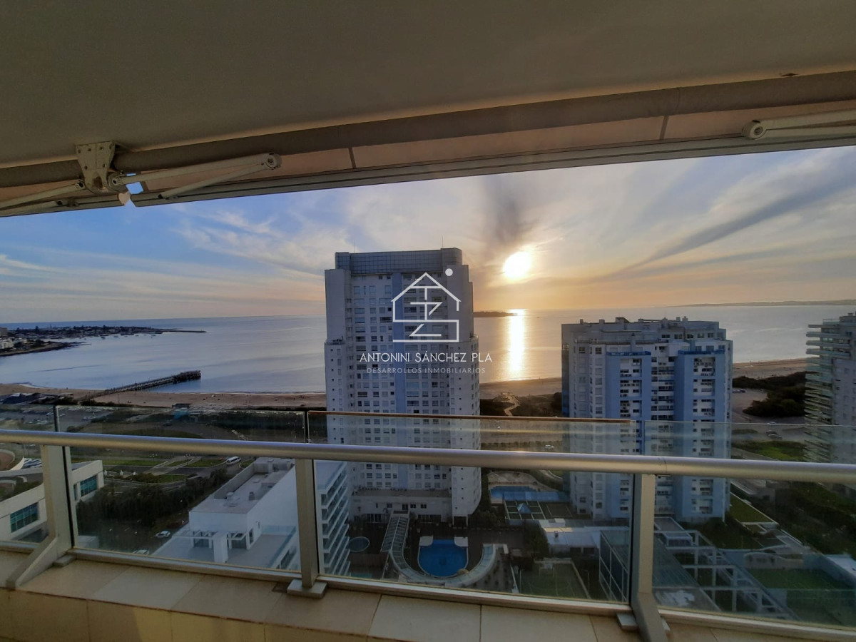 Apartamento ID.4142 - Venta Apartamento 3 Dormitorios Zona Enjoy Punta Del Este