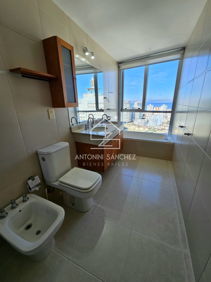 Apartamento ID.2101 - Venta apartamento 3 dormitorios Punta del Este Mansa