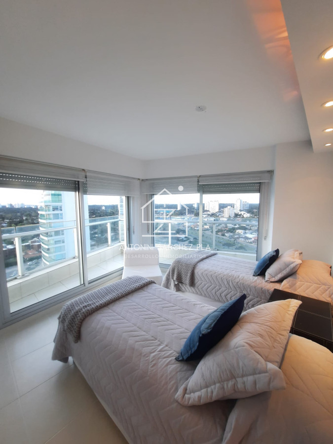 Apartamento ID.4142 - Venta Apartamento 3 Dormitorios Zona Enjoy Punta Del Este