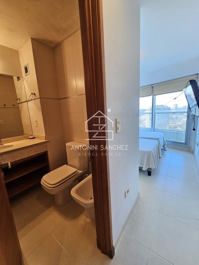 Apartamento ID.2101 - Venta apartamento 3 dormitorios Punta del Este Mansa