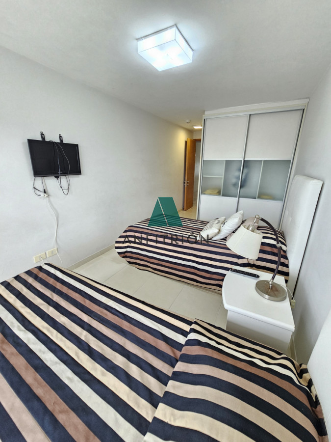 Apartamento ID.353 - **Tu Refugio en la Mansa: Elegancia y Confort en Punta del Este**