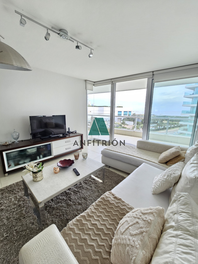 Apartamento ID.353 - **Tu Refugio en la Mansa: Elegancia y Confort en Punta del Este**
