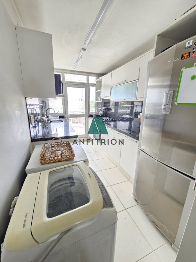 Apartamento ID.353 - **Tu Refugio en la Mansa: Elegancia y Confort en Punta del Este**