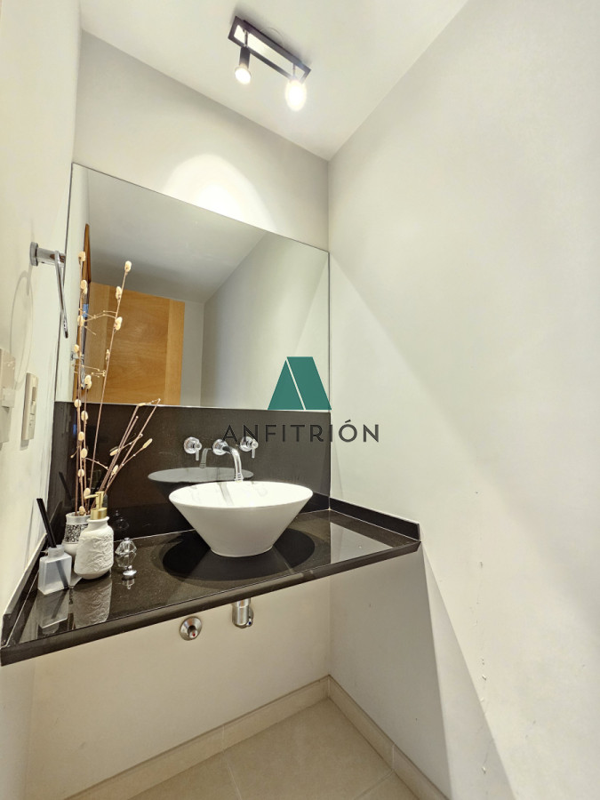 Apartamento ID.353 - **Tu Refugio en la Mansa: Elegancia y Confort en Punta del Este**