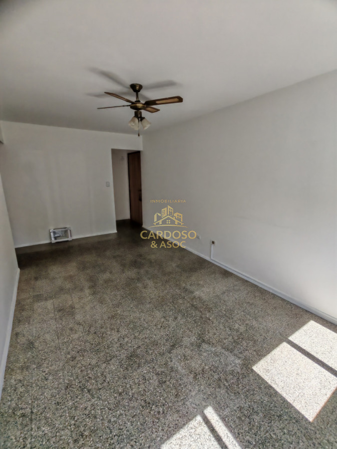 Apartamento ID.78 - Se vende apartamento en Centro de Maldonado.