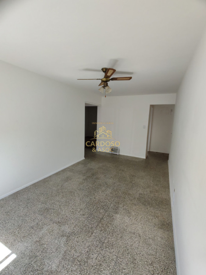 Apartamento ID.78 - Se vende apartamento en Centro de Maldonado.