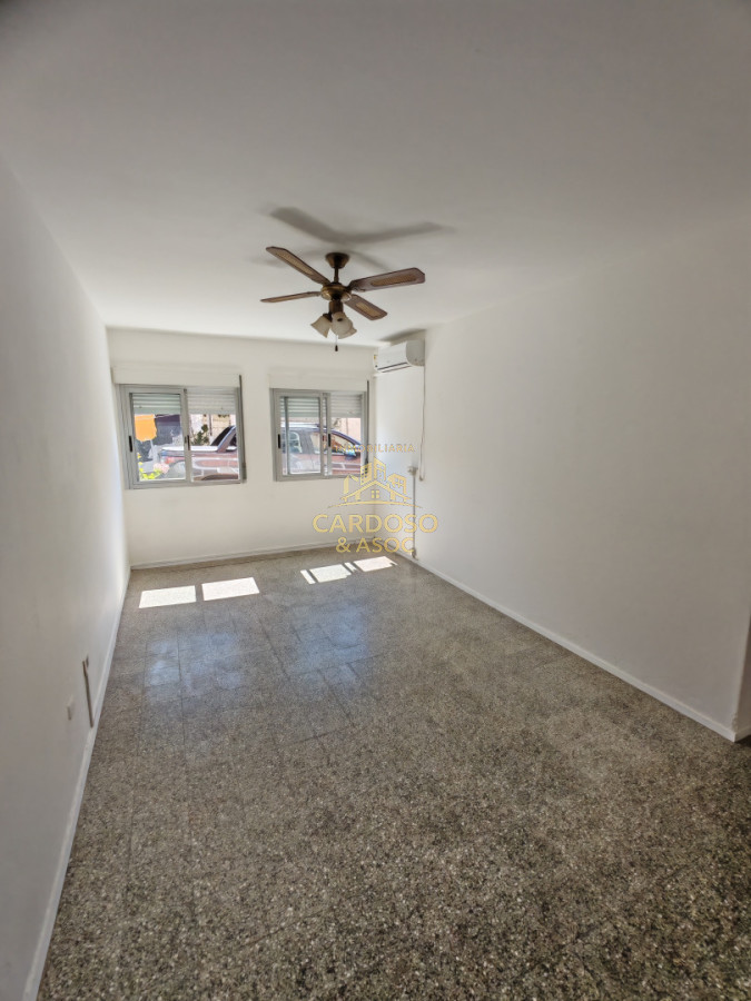 Apartamento ID.78 - Se vende apartamento en Centro de Maldonado.