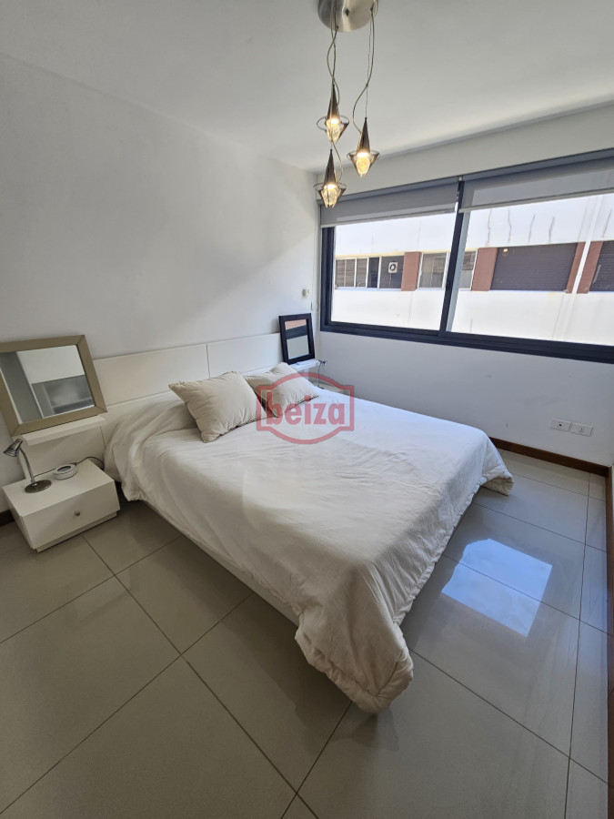 Apartamento ID.165986/Apartamento-en-VENTA,-3-dormitorios,-2-baños,-reciclado. - Venta departamento punta del este 