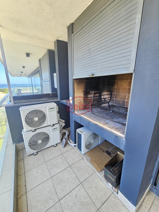Apartamento ID.165986/Apartamento-en-VENTA,-3-dormitorios,-2-baños,-reciclado. - Venta departamento punta del este 