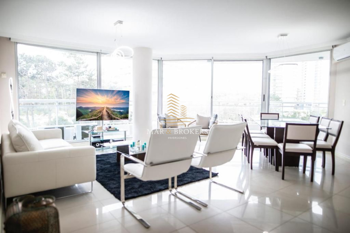 Apartamento ID.557 - Hermoso apto. 3dor en suite +dependencia. Roosevelt (Brava)