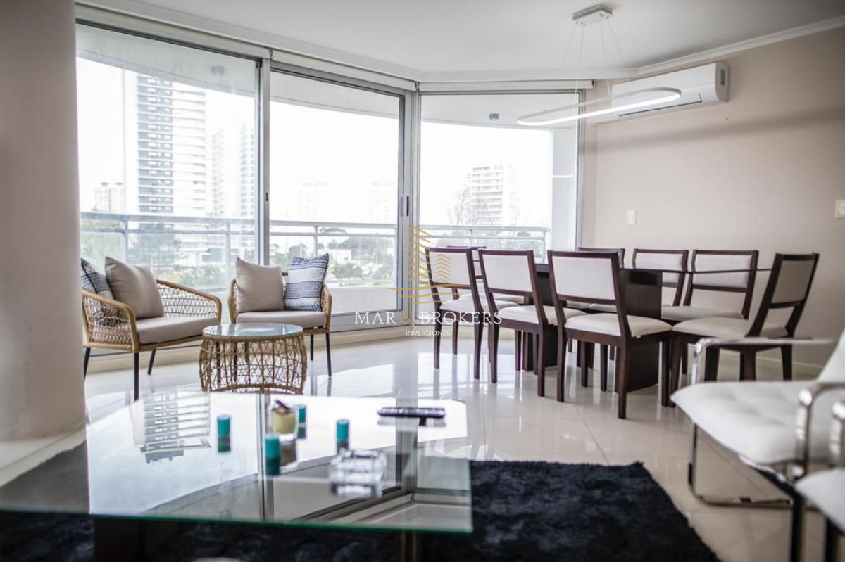Apartamento ID.557 - Hermoso apto. 3dor en suite +dependencia. Roosevelt (Brava)