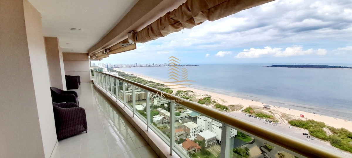 Apartamento ID.559 - Espectacular semipiso sobre rambla playa Mansa