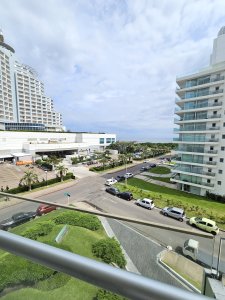 Apartamento de dos dormitorios en venta en Seasons Tower