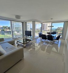 Apartamento en Punta del Este, Mansa