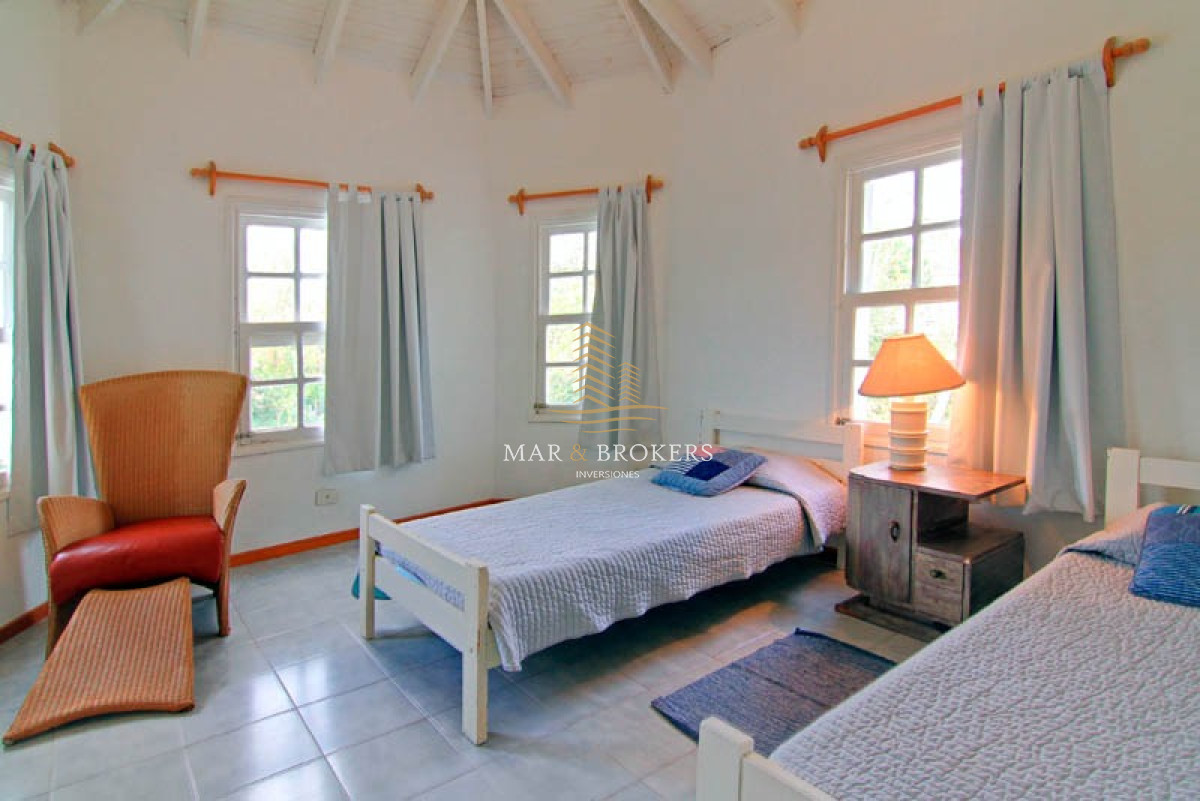 Casa ID.104 - Casa en venta y alquiler temporal La barra Punta del Este.