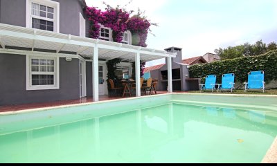 Casa en venta y alquiler temporal La barra Punta del Este.
