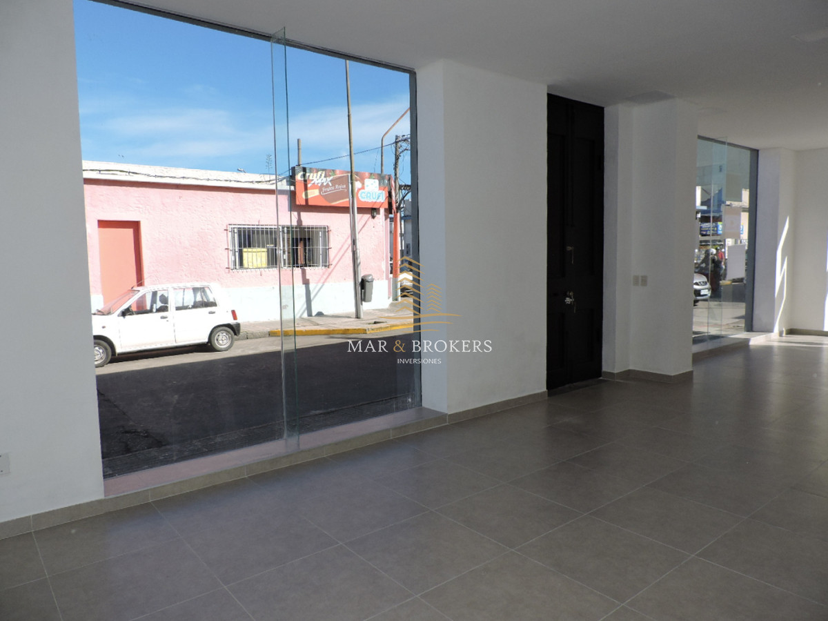 Local Comercial ID.1737 - Alquiler anual en el centro de Maldonado