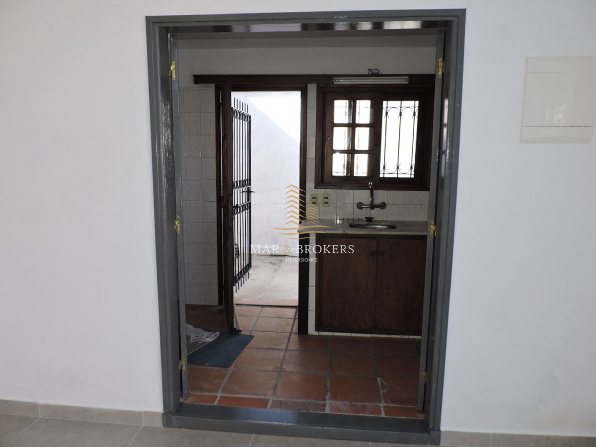 Local Comercial ID.1737 - Alquiler anual en el centro de Maldonado