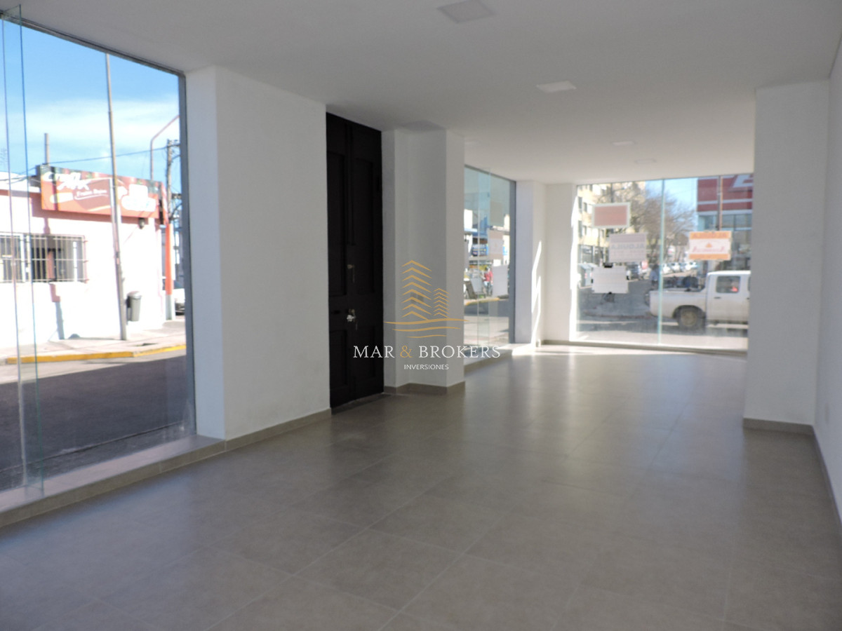 Local Comercial ID.1737 - Alquiler anual en el centro de Maldonado