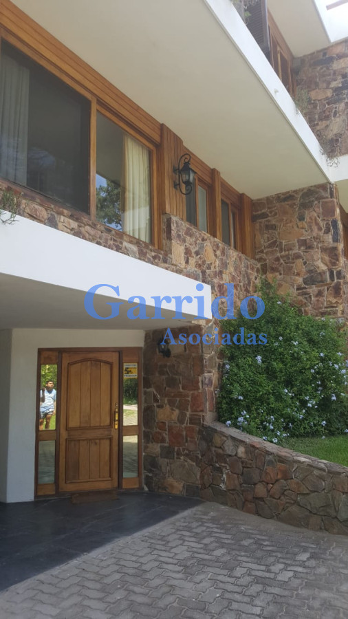 Apartamento ID.3325 - Alquilo Enero Duplex A
