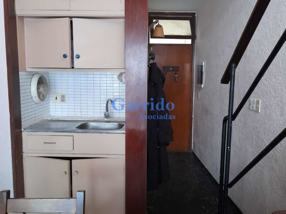 Apartamento ID.3023 - Vendo Duplex! 2 Dorm 1 Baño Ref 1208
