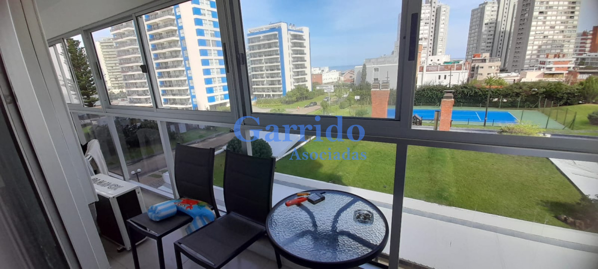 Apartamento ID.3373 - Alquilo anual, 1 dormitorio y medio a pasos del mar.