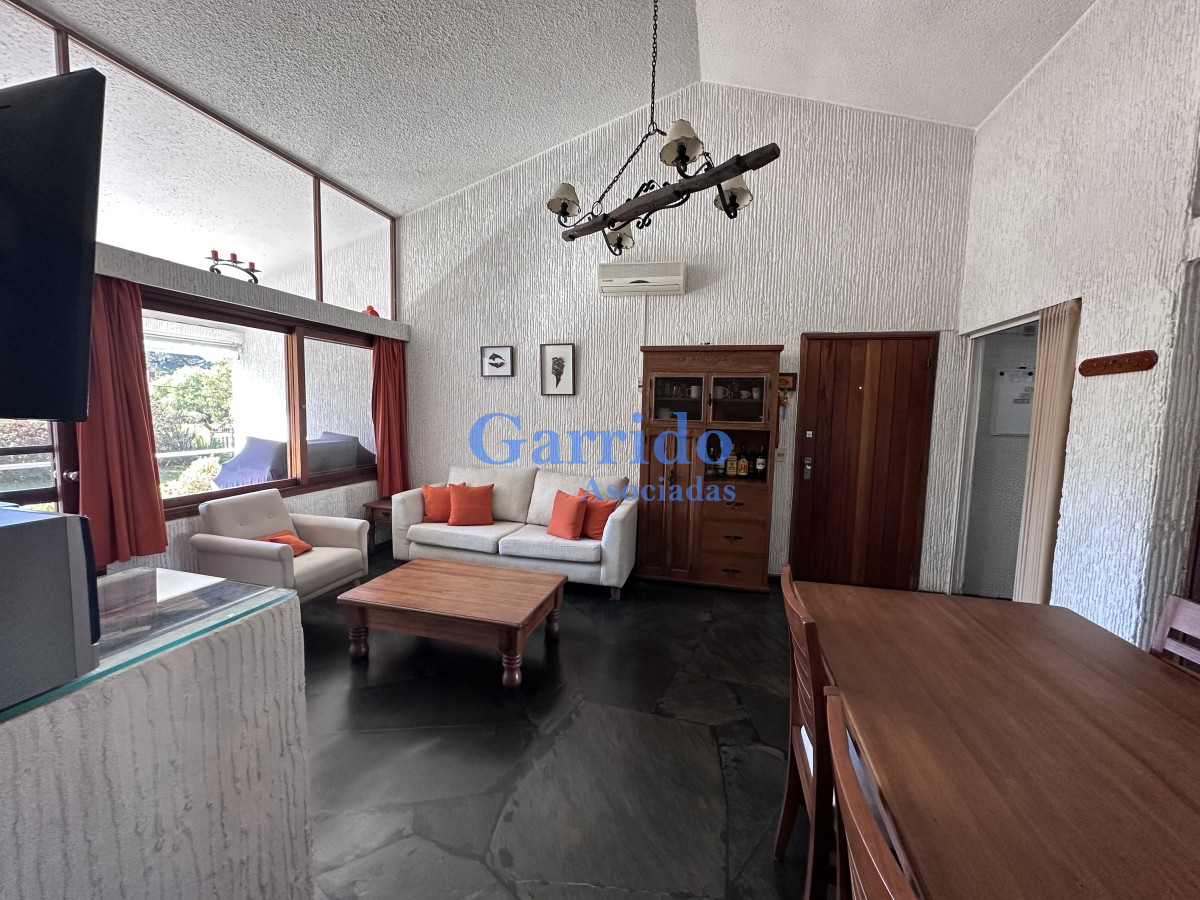 Apartamento ID.3563 - Vendo apto con parrillero