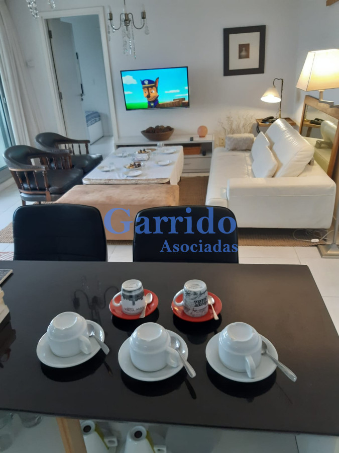 Apartamento ID.3613 - Alquilo apto 1 dorm y medio  todos los servicios