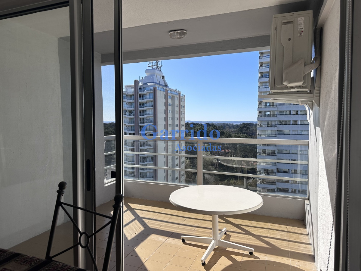 Apartamento ID.3266 - Alquilo Anual 3 dormitorios