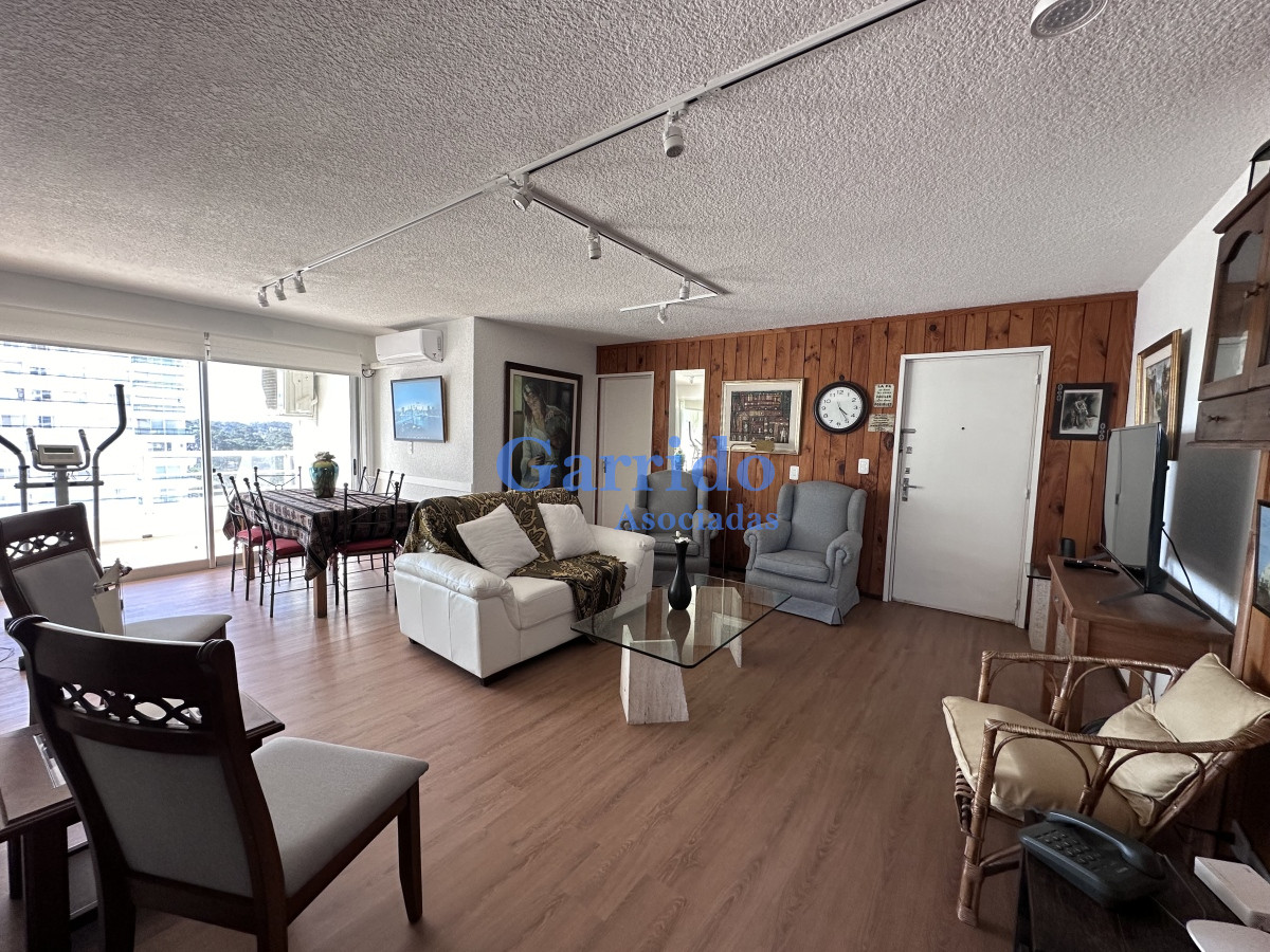 Apartamento ID.3266 - Alquilo Anual 3 dormitorios