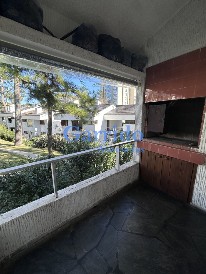 Apartamento ID.3563 - Vendo apto con parrillero