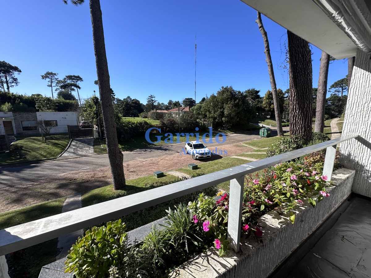 Apartamento ID.3563 - Vendo apto con parrillero