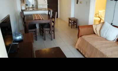 Apto En Roosevelt Todos Los Servicios, Oportunidad!! Ref1283