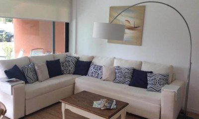 Vendo Apto Zona Shopping, 1 Dorm 1 Baño Ref 1507