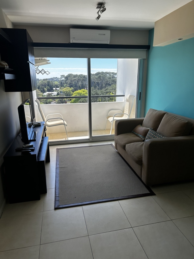 Departamento en venta en Jardines del Country, Oportunidad en Punta del Este