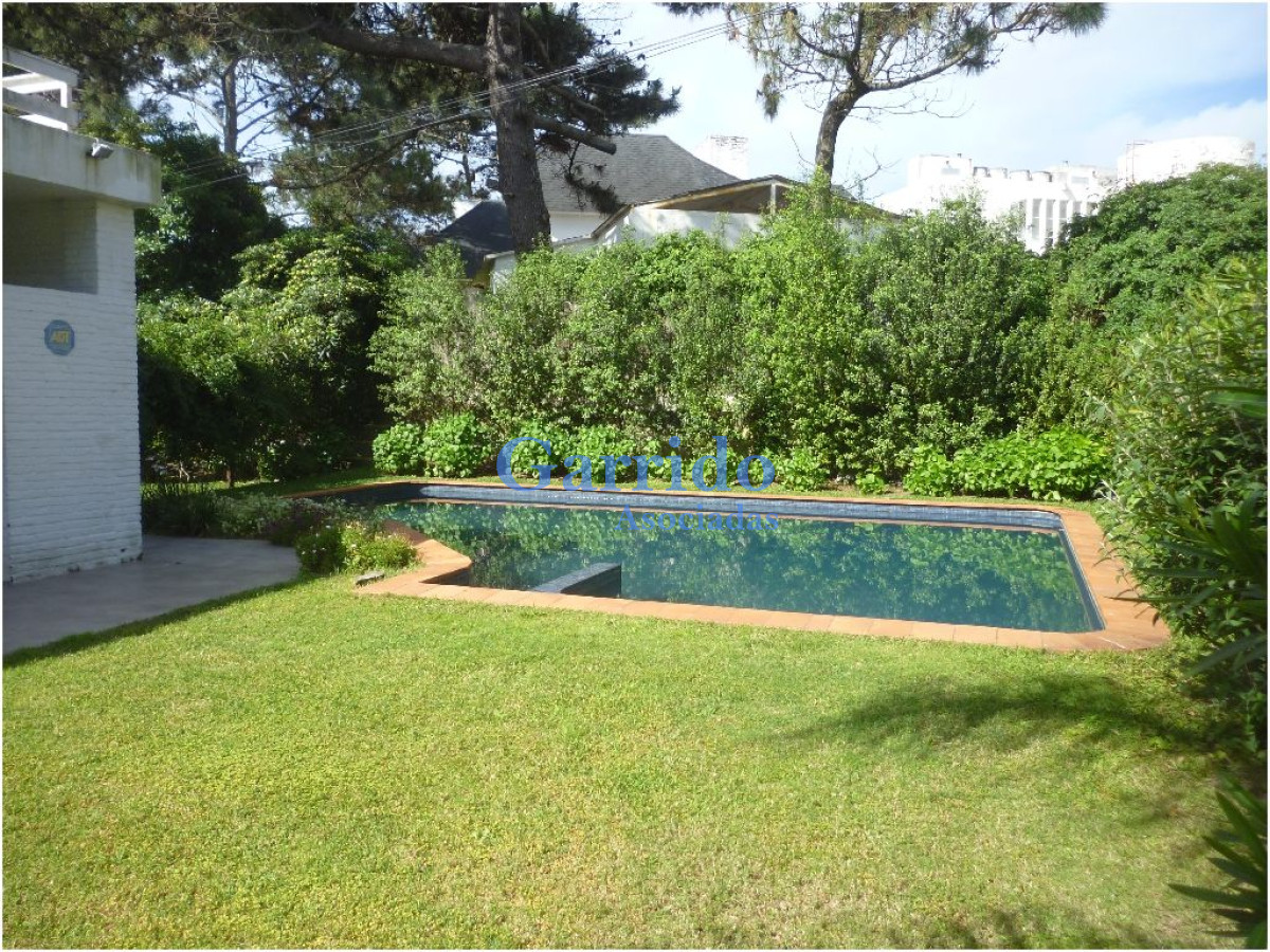 Casa ID.2000 - Alquilo Casa a 150 mtrs del mar de la brava