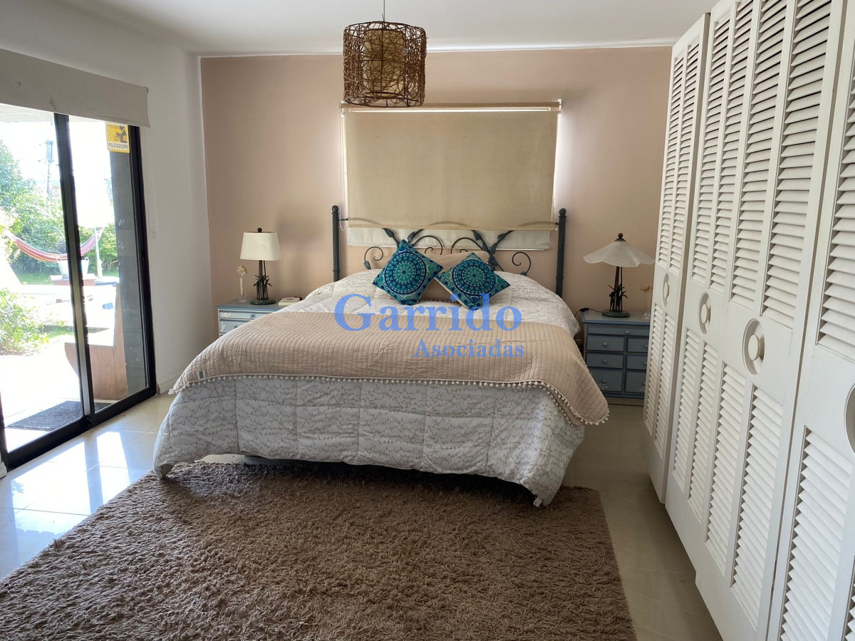 Casa ID.3537 - Casa a la Venta 
