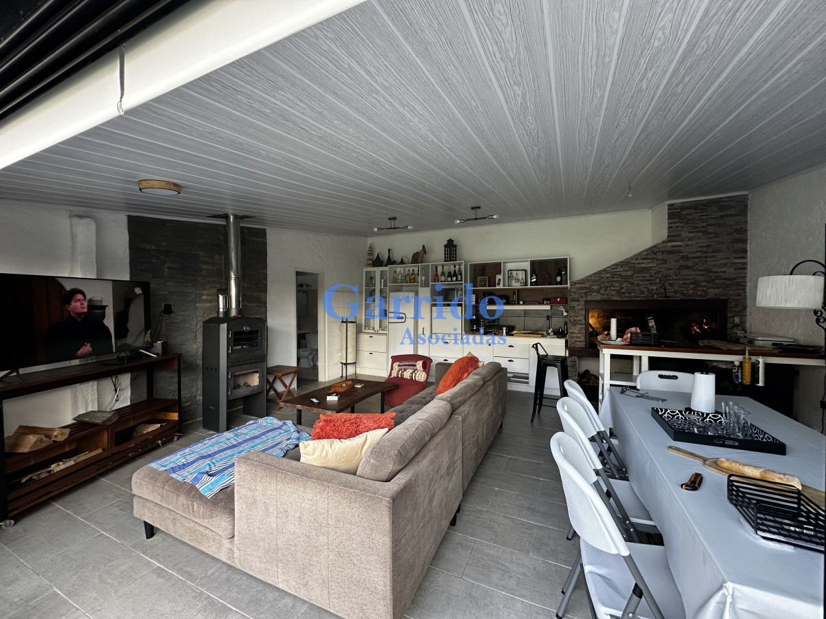 Casa ID.2059 - Muy linda casa a pasos de playa brava 