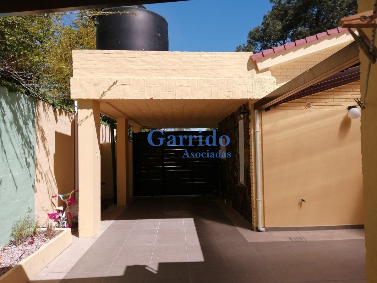 Casa ID.3133 - Venta O Permuta 4 Dor 3 Baños Piscina, Mansa Ref 657