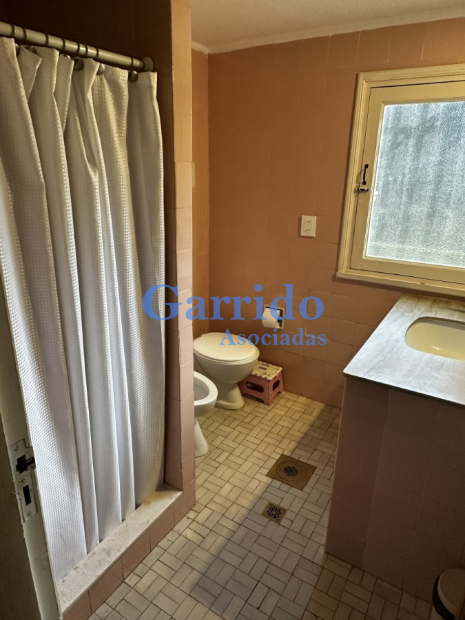 Casa ID.3386 - VENDO casa anual
