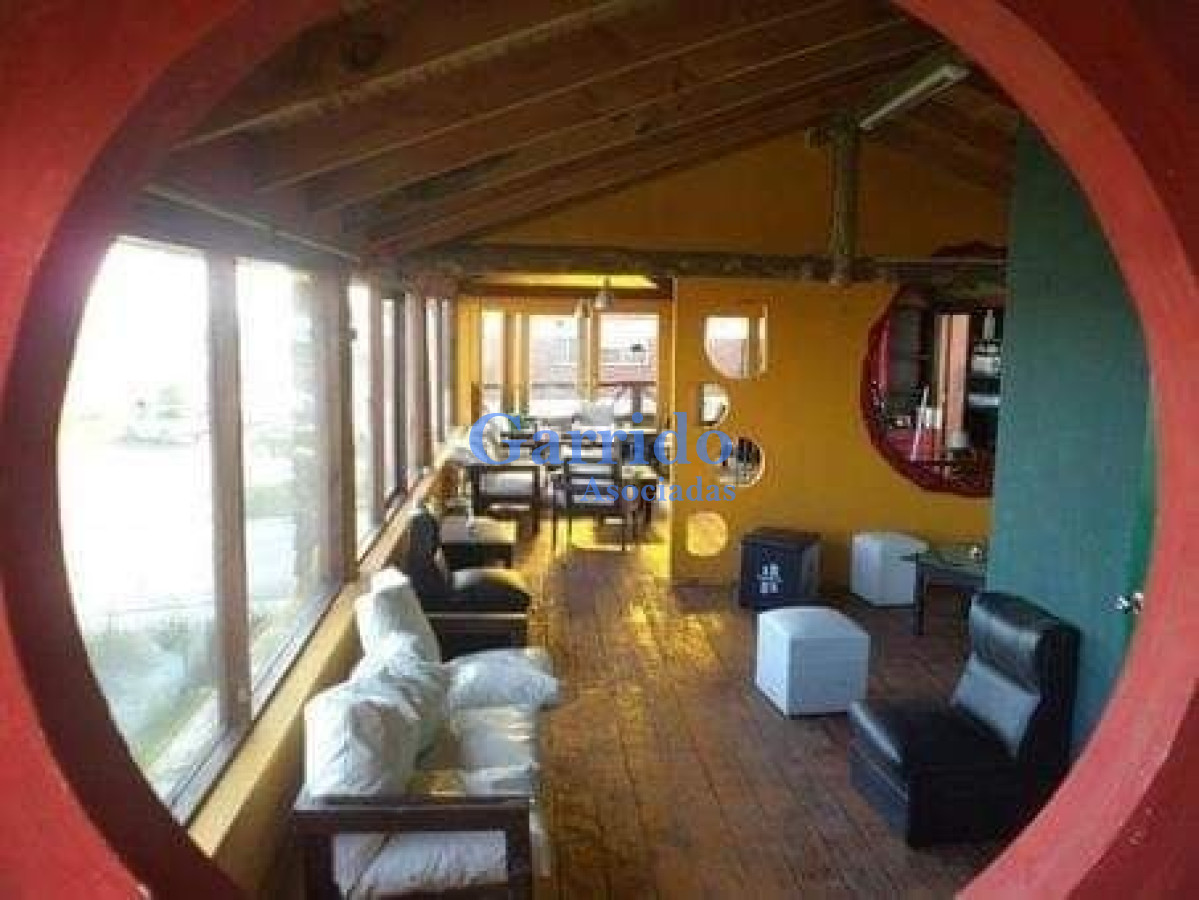 Casa ID.3145 - Mansa, Hostel, 700m De Terreno Y 500 Edificados Ref 650
